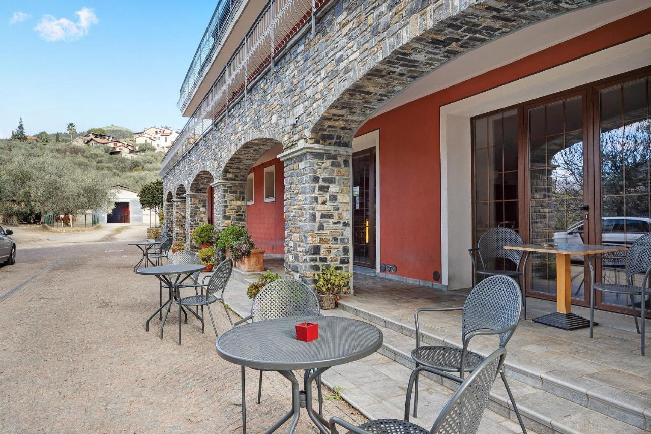 Messalina Agriturismo La Scuderia Molino Nuovo  Bagian luar foto